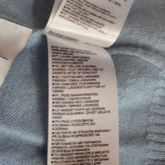 Allude Light blue v-neck button up long sleeves ribbed hem and cuffs size Small - Picture 8 of 9